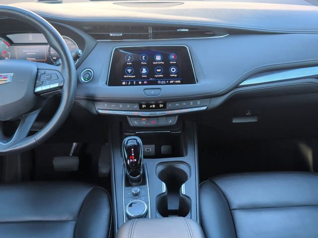 Certified 2023 Cadillac XT4 Luxury w/ Cold Weather Package image 3