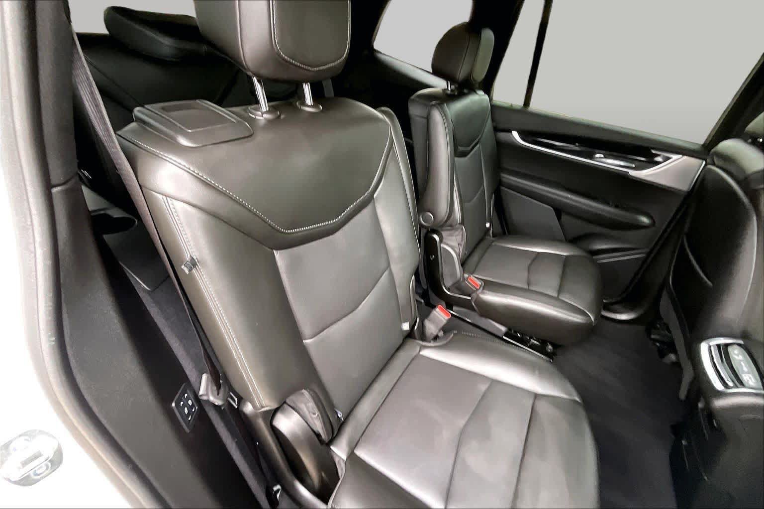 Certified 2025 Cadillac XT6 Premium Luxury FWD image 20