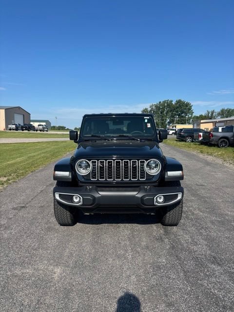 Used 2024 Jeep Wrangler Unlimited Sahara w/ Dual Top Group AWD/4WD image 2