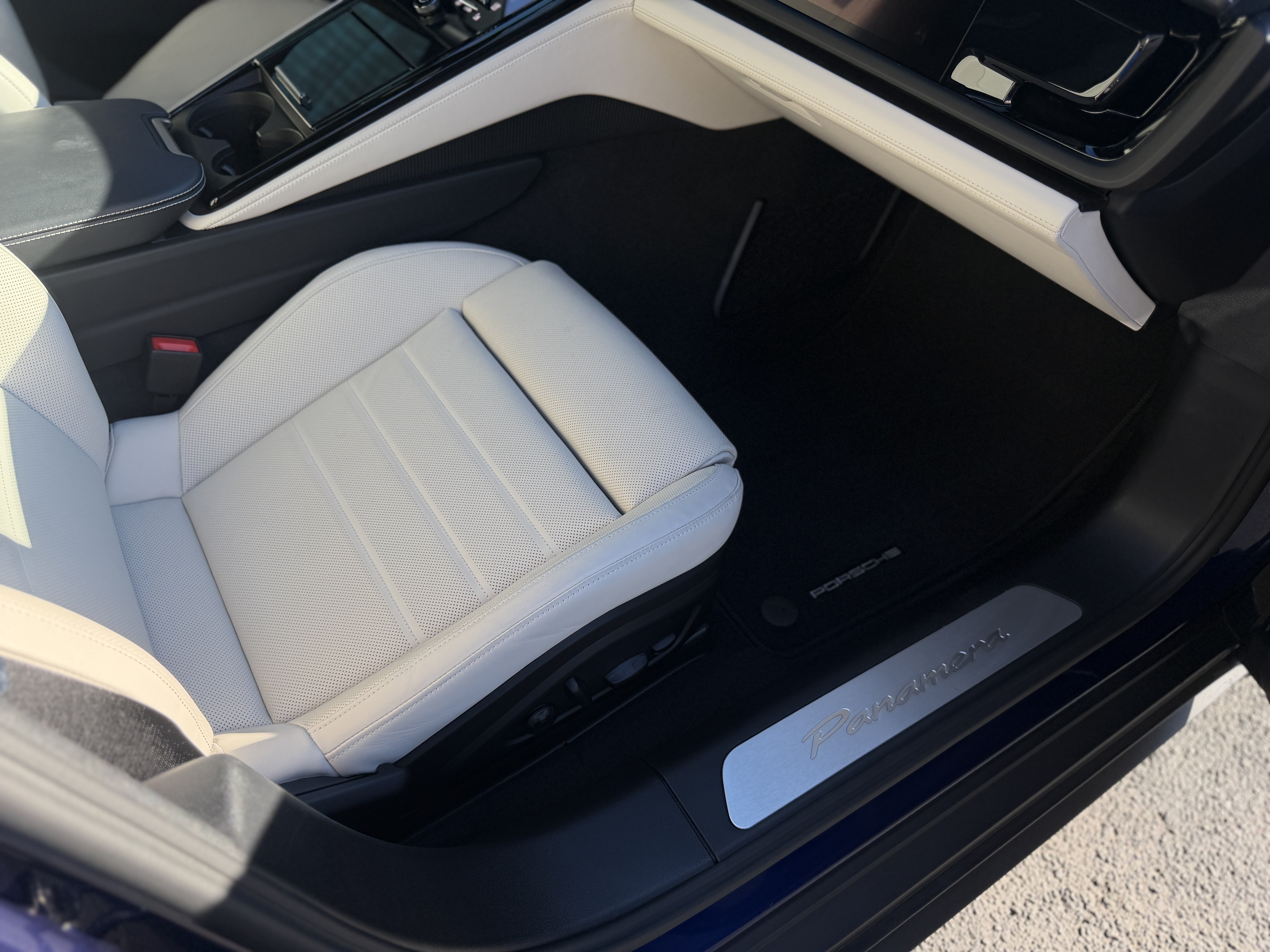 Certified 2024 Porsche Panamera RWD image 23