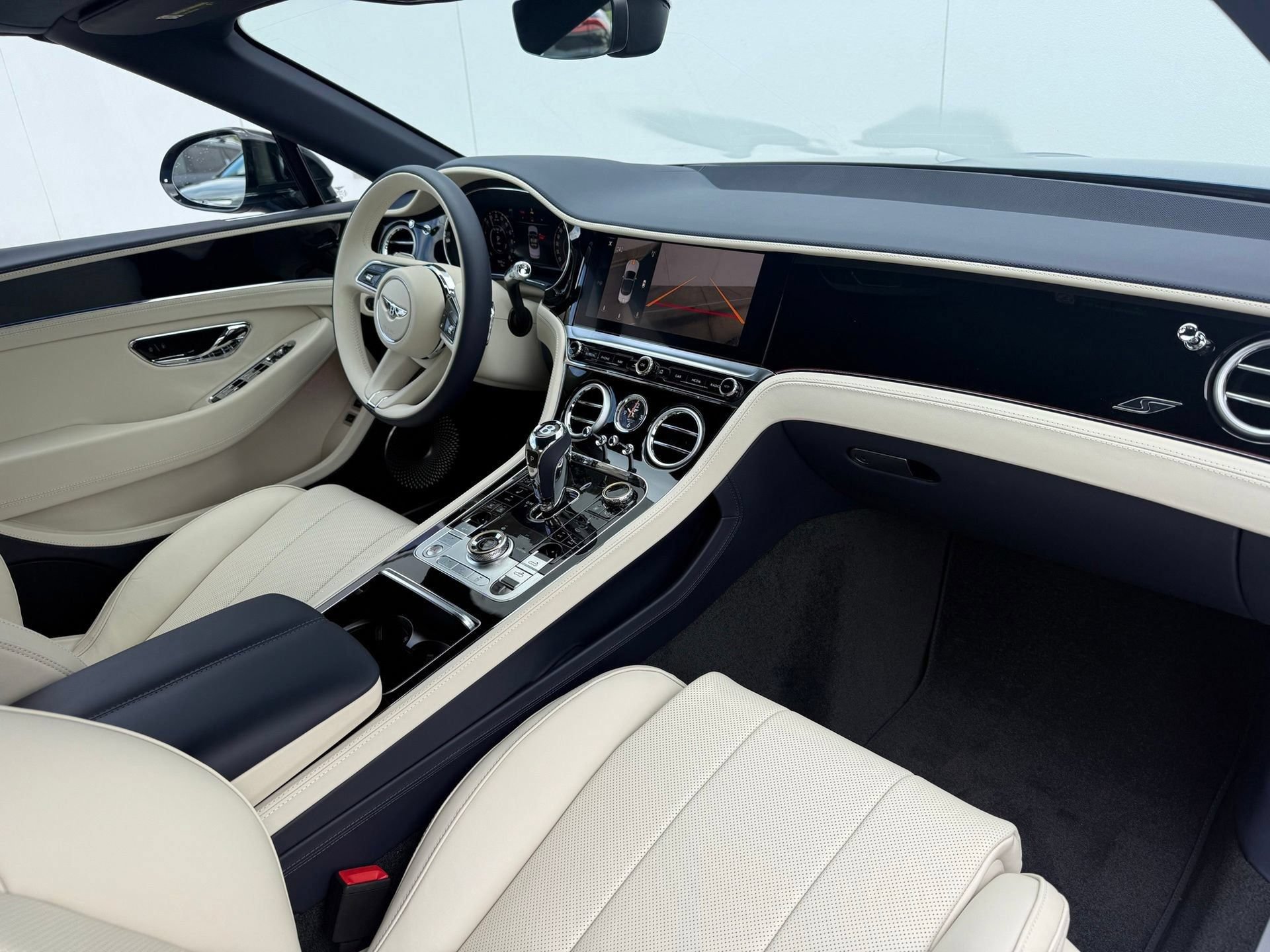 New 2026 Bentley Continental GTC AWD/4WD image 2