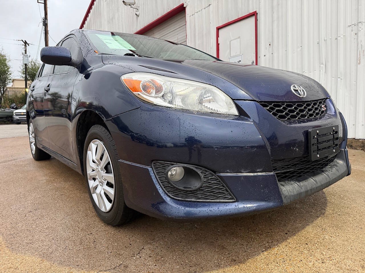 Used 2009 Toyota Matrix S FWD image 1