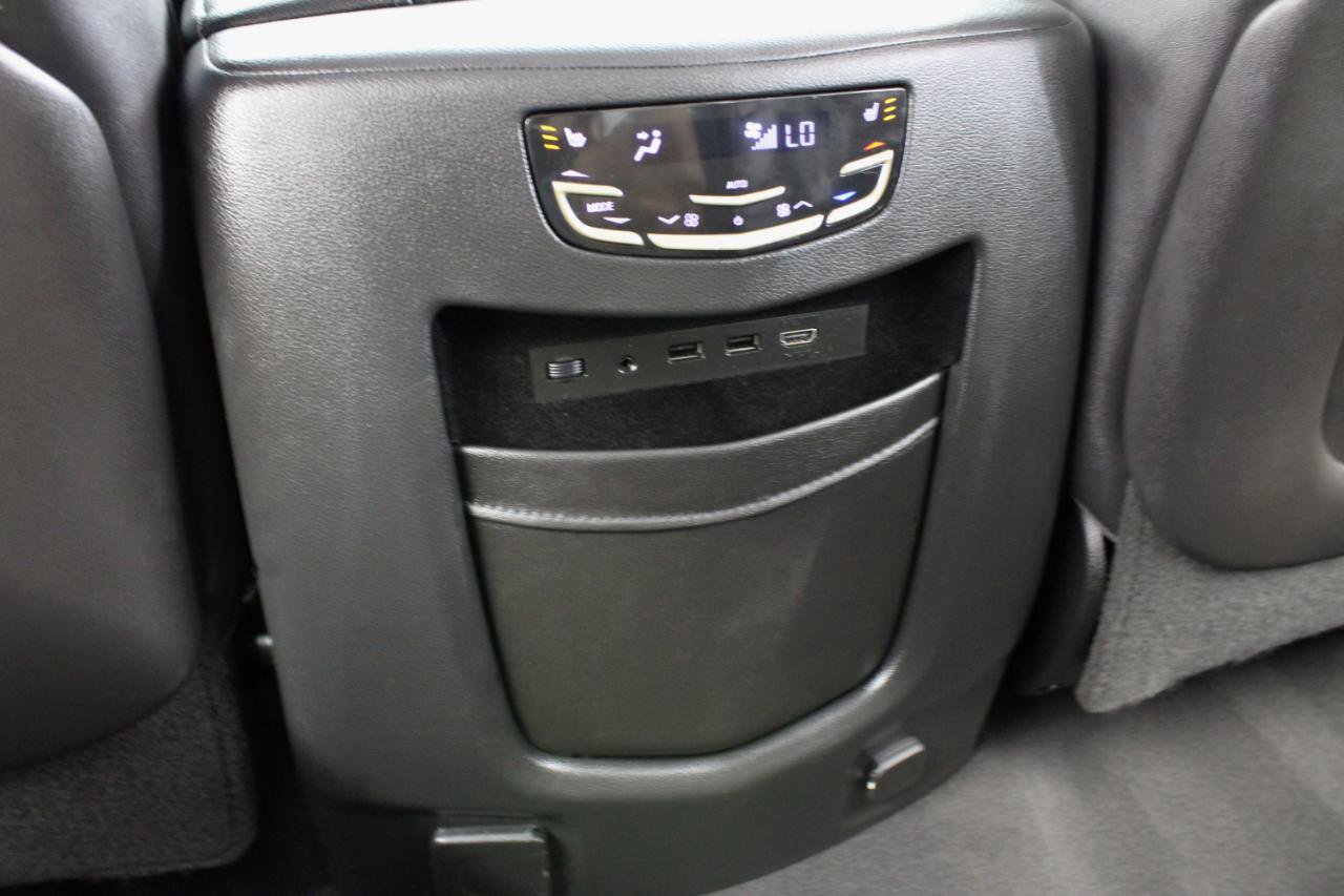 Used 2018 Cadillac Escalade Premium Luxury image 44
