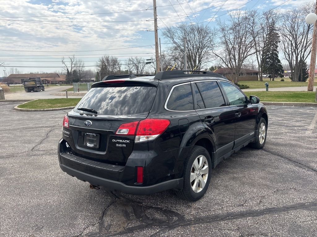 Used 2011 Subaru Outback 3.6R Limited image 5