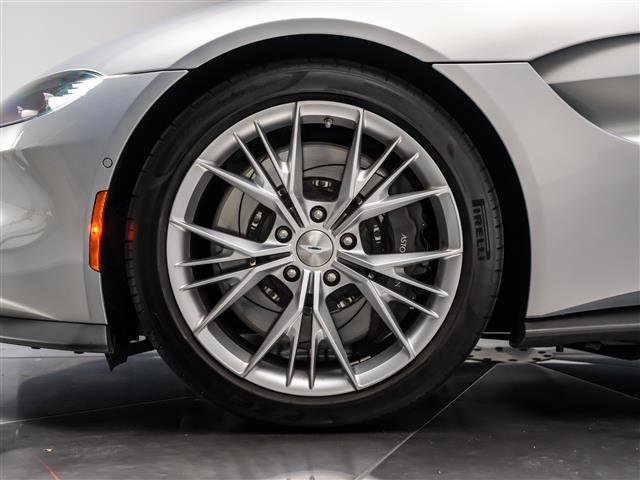Used 2023 Aston Martin V8 Vantage Roadster image 4