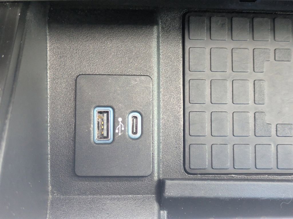 Used 2021 Ford Expedition XLT image 24