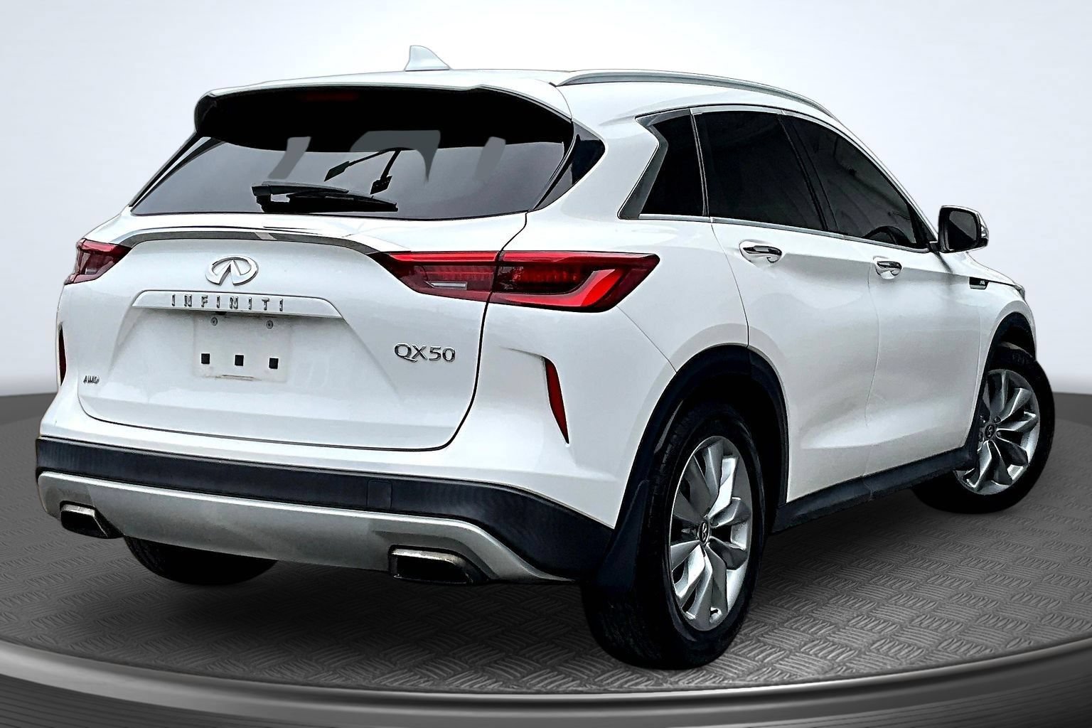 Used 2019 INFINITI QX50 Luxe w/ Navigation Package AWD/4WD image 5