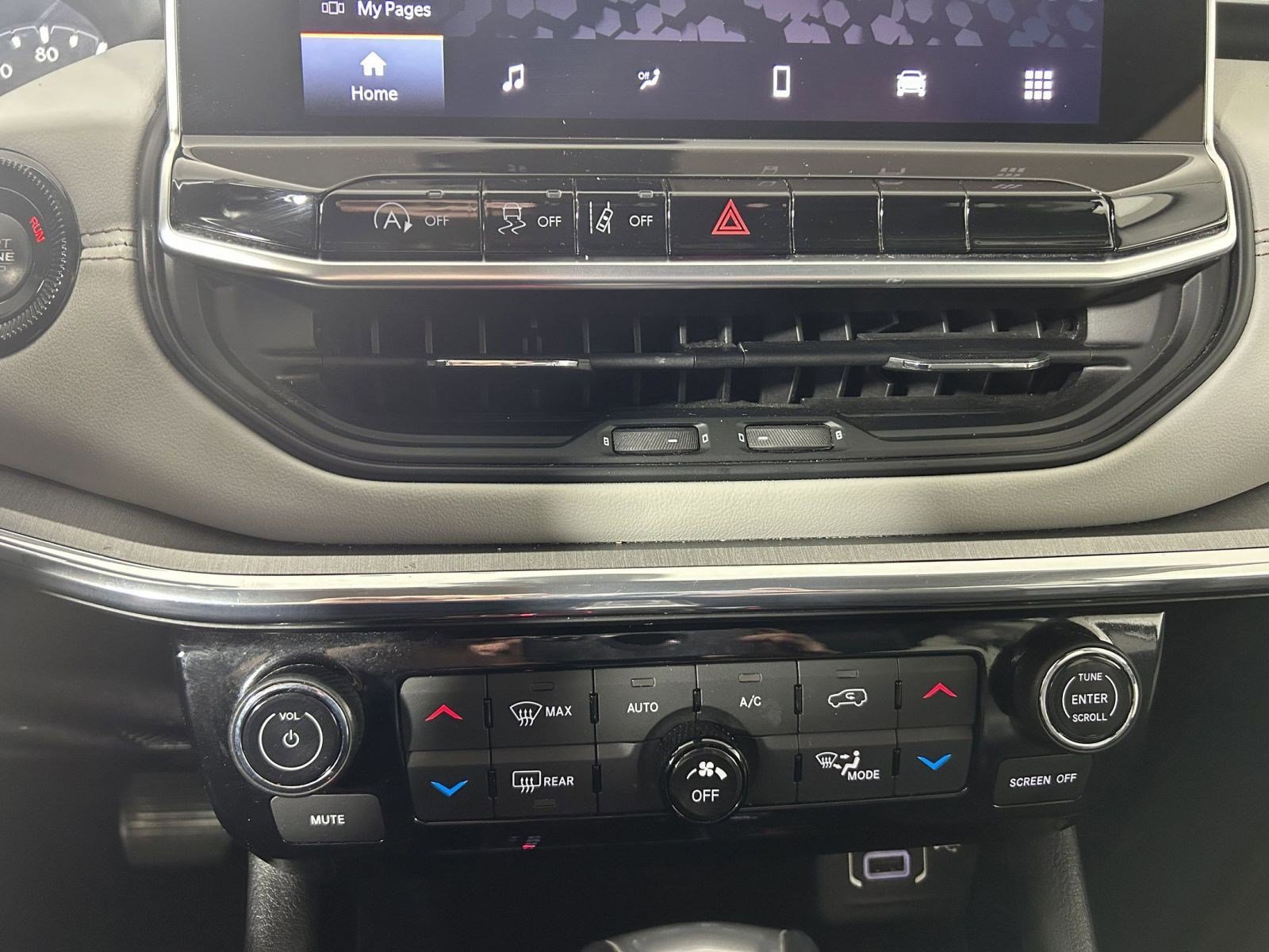 Used 2022 Jeep Compass Limited image 23