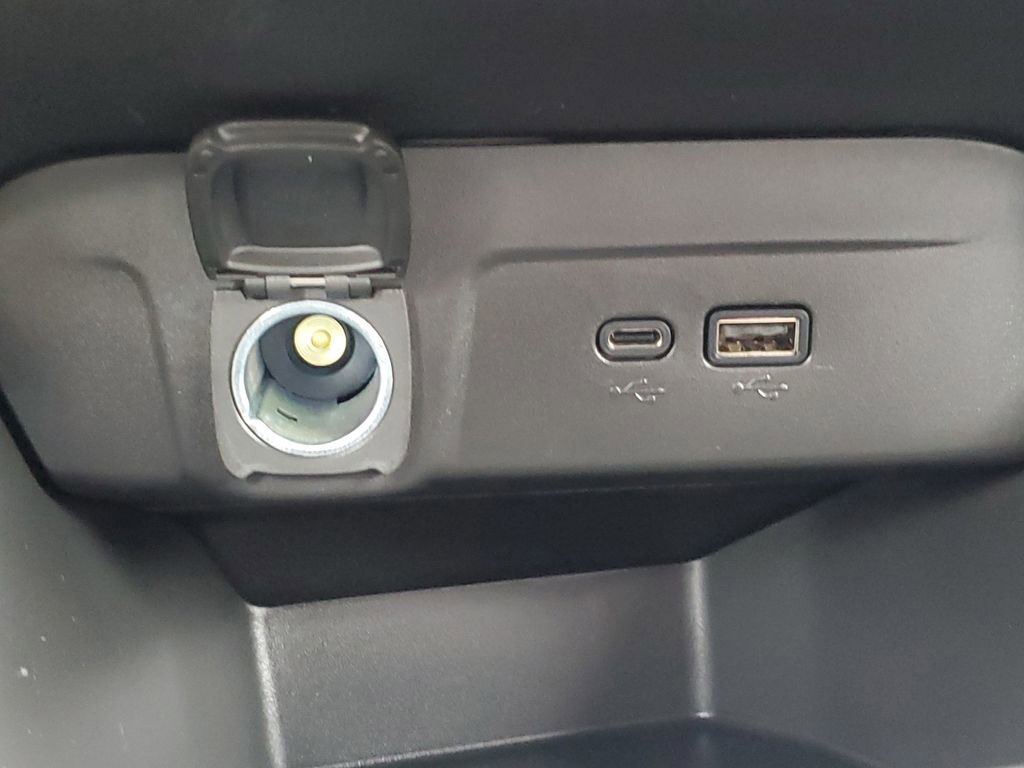 Used 2024 Chevrolet Trax RS image 17