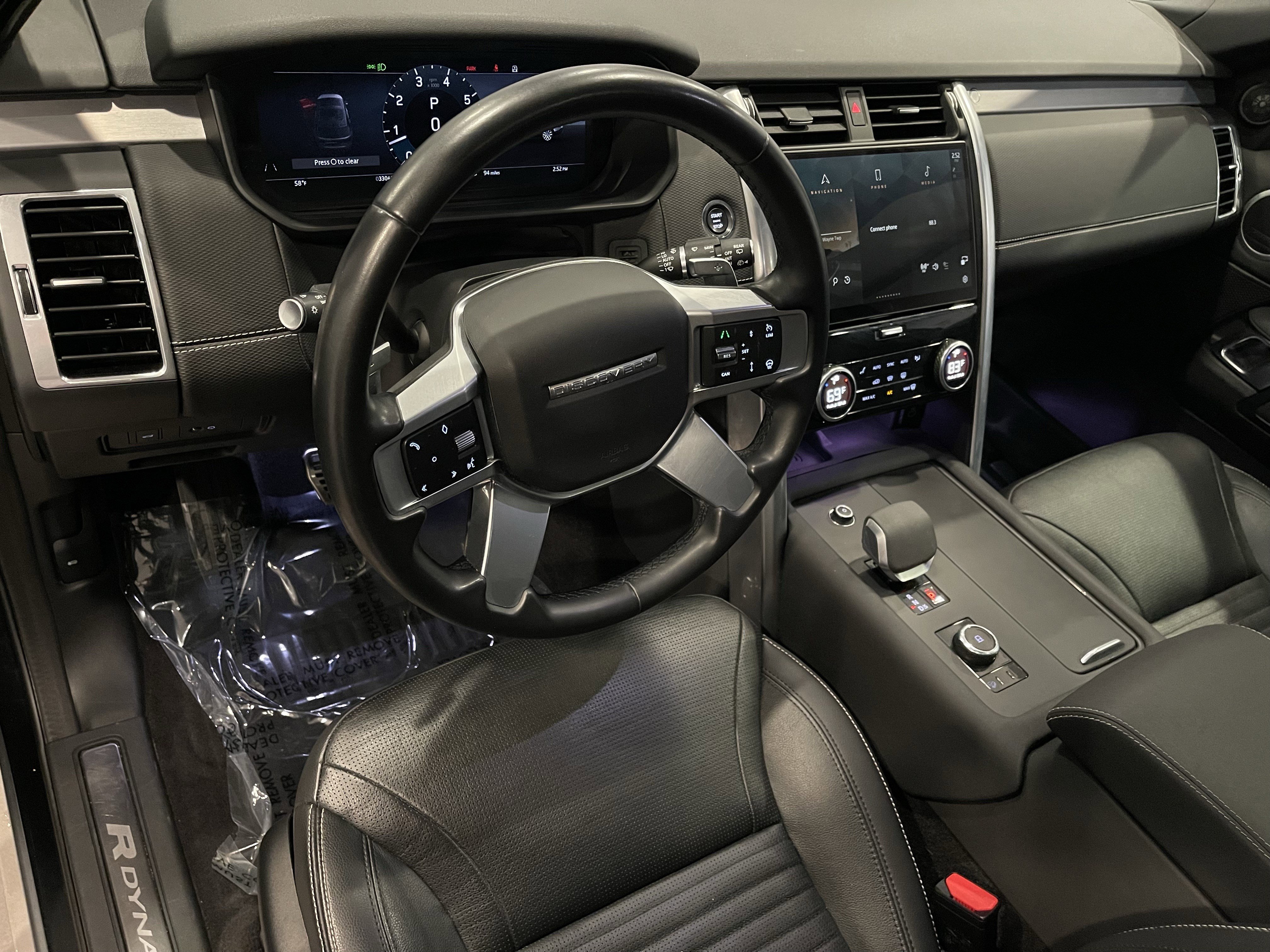 Used 2023 Land Rover Discovery S R-Dynamic image 13