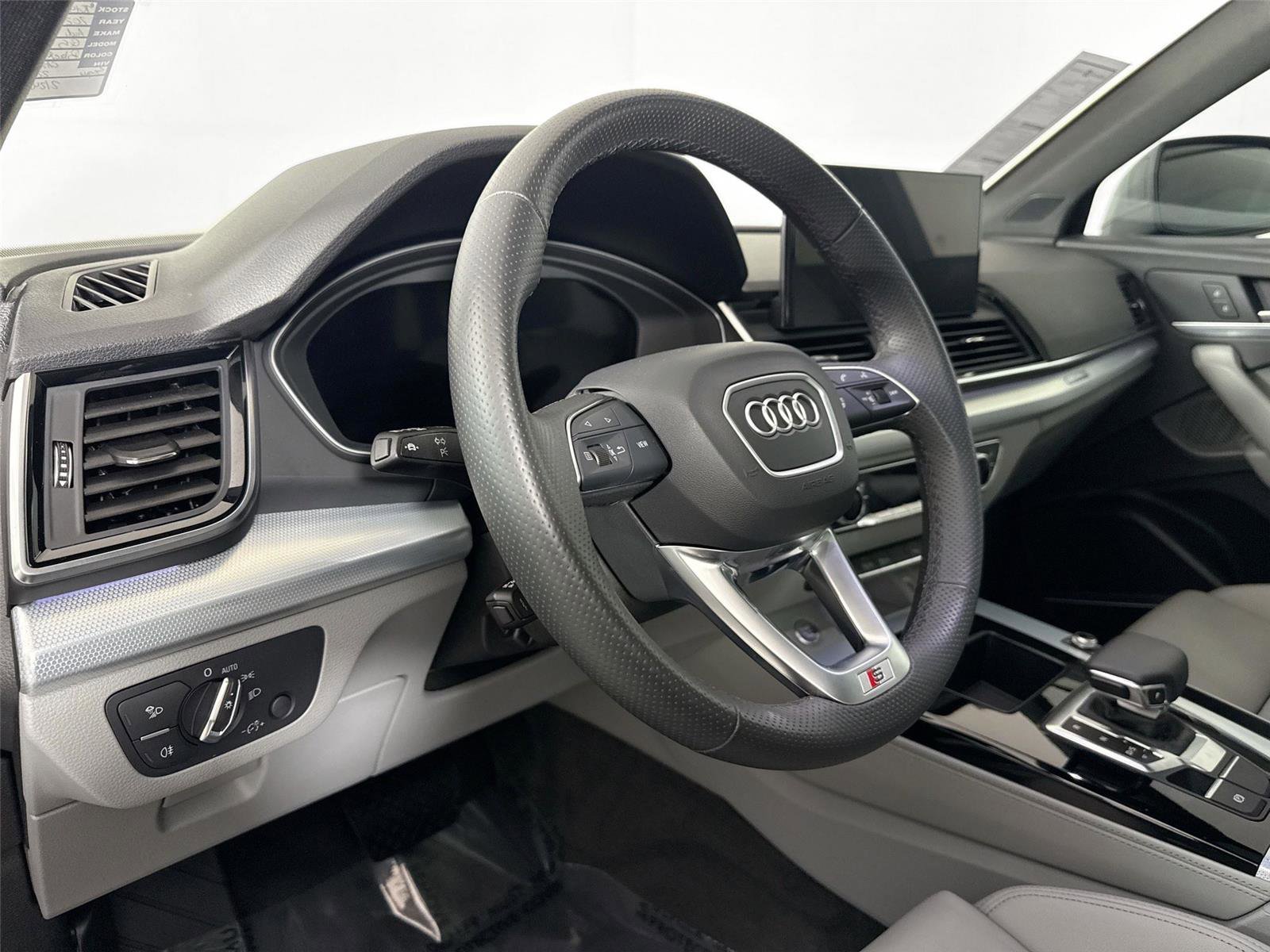 Used 2025 Audi Q5 2.0T Premium Plus image 4
