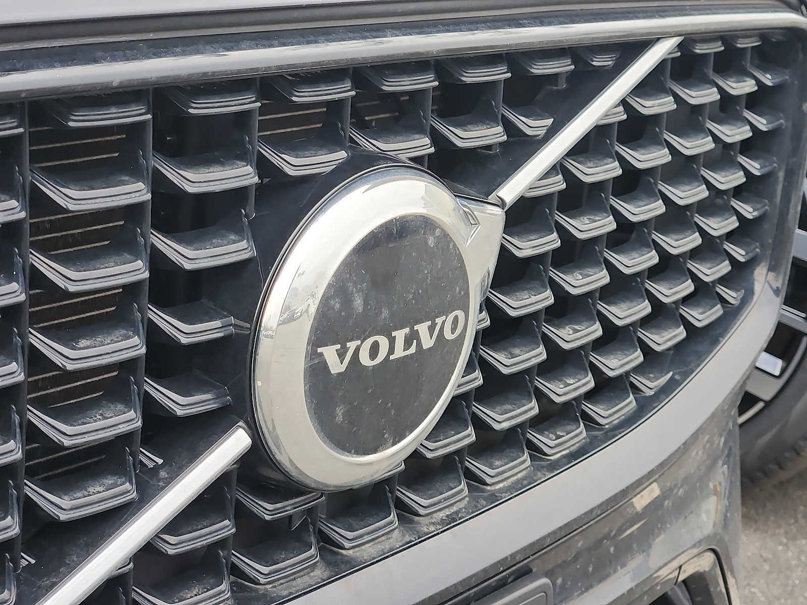 Certified 2024 Volvo XC60 B5 Core w/ Climate Package image 4