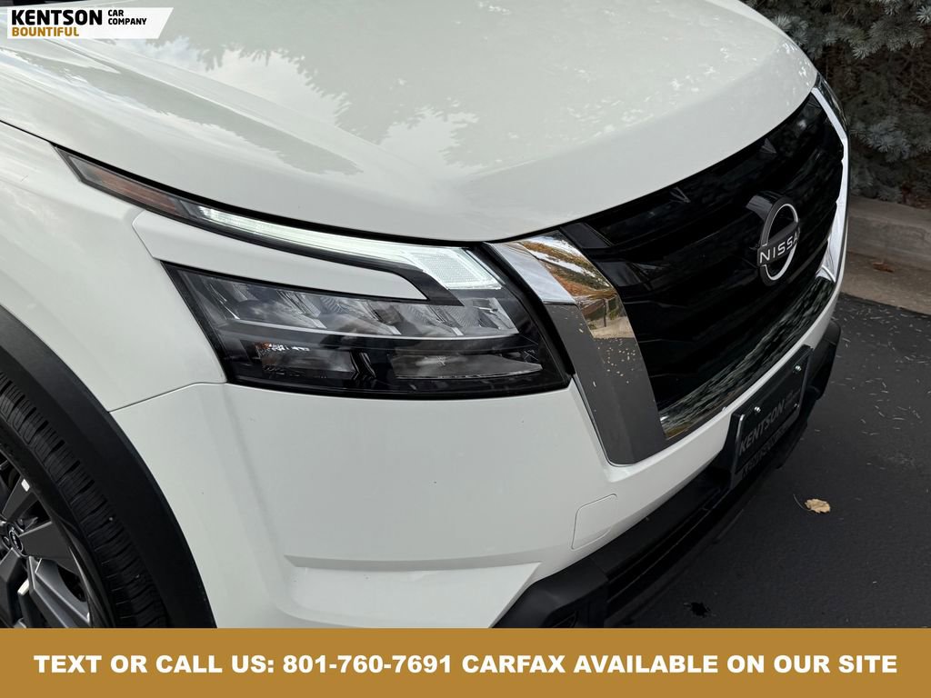 Used 2025 Nissan Pathfinder SV image 15
