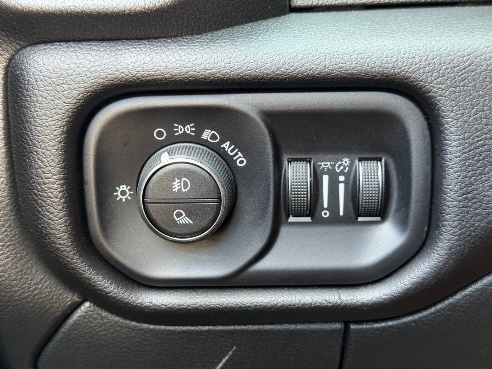 Used 2024 RAM 3500 Laramie w/ Night Edition AWD/4WD image 20