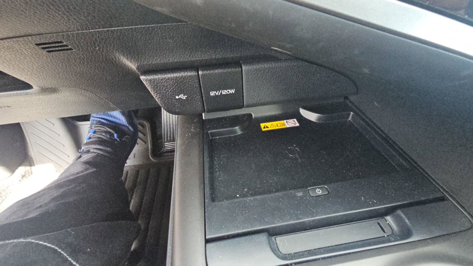 Certified 2023 Toyota Camry XLE w/ Cold Weather Package image 19