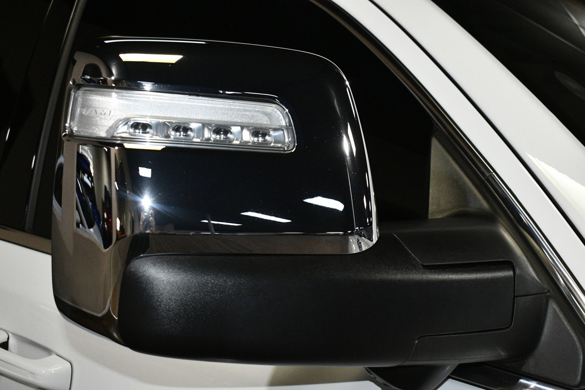 Used 2025 RAM 1500 Limited AWD/4WD image 61