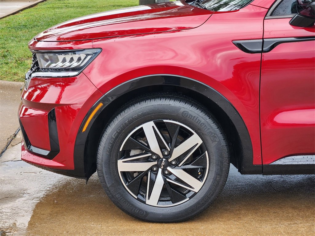 Used 2023 Kia Sorento EX w/ Panoramic Sunroof Package image 9