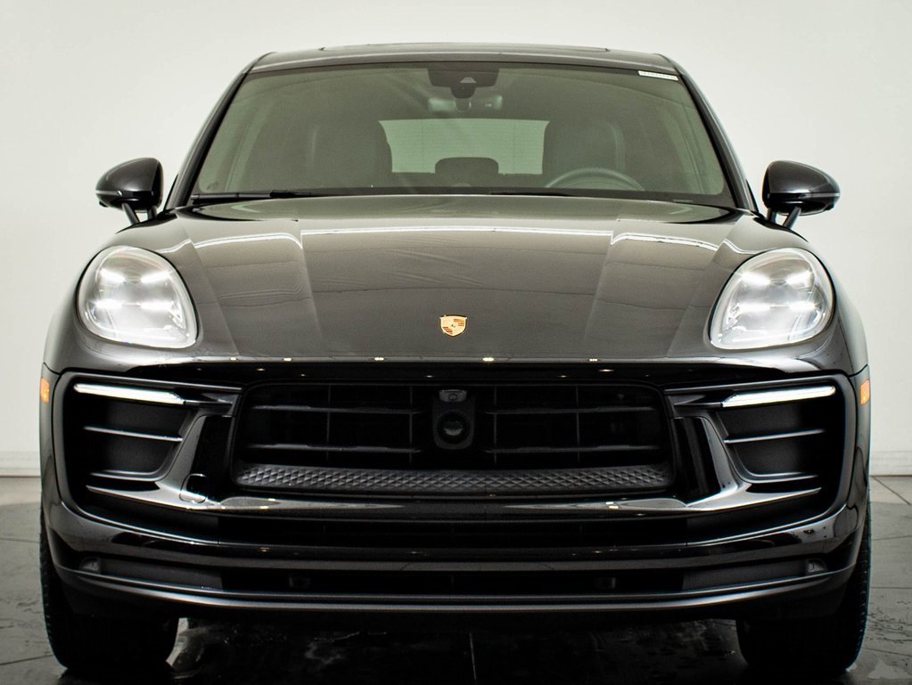 Certified 2024 Porsche Macan image 11
