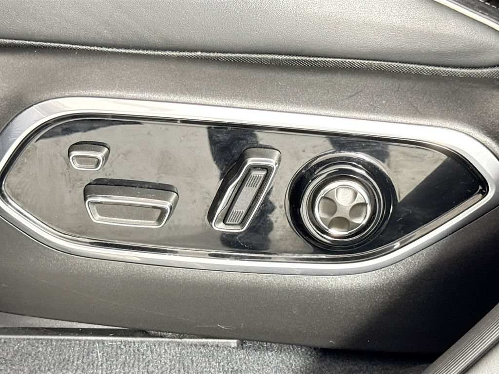 Used 2023 Jeep Grand Cherokee Summit AWD/4WD image 14