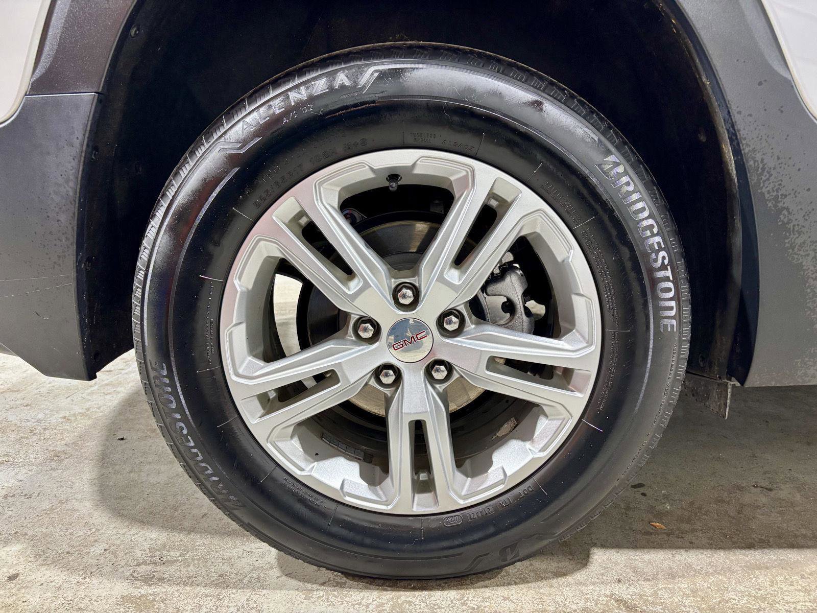 Used 2023 GMC Terrain SLE w/ Driver Convenience Package image 35