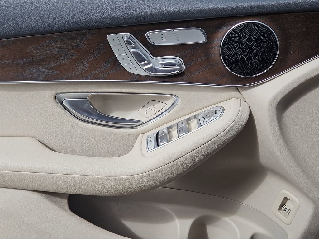 Used 2019 Mercedes-Benz GLC 300 4MATIC image 22