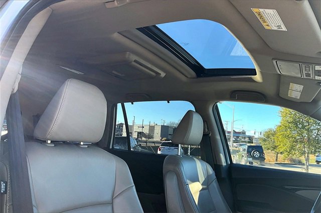 Used 2017 Honda Pilot Touring image 26