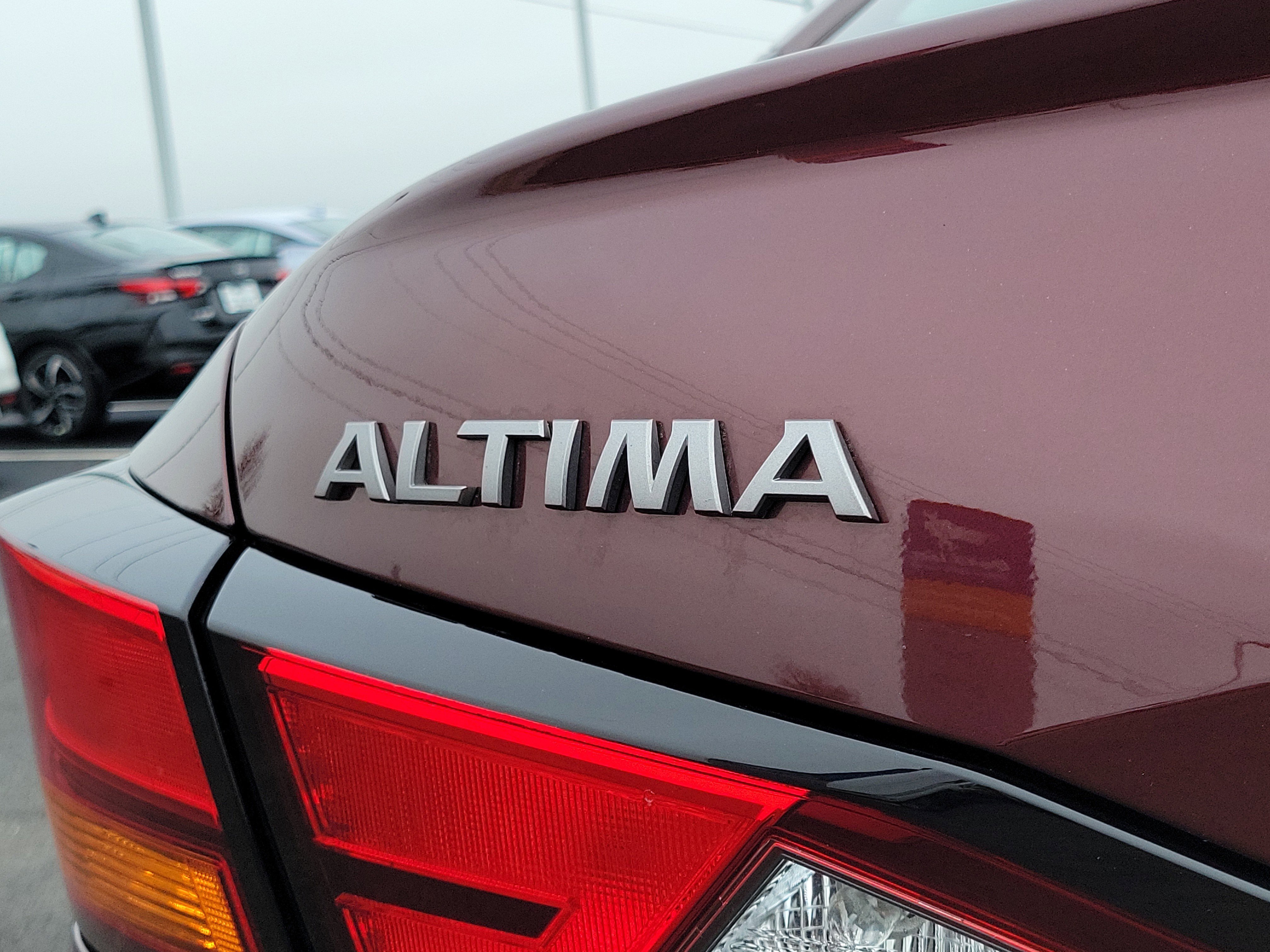 Used 2025 Nissan Altima 2.5 SV FWD image 6