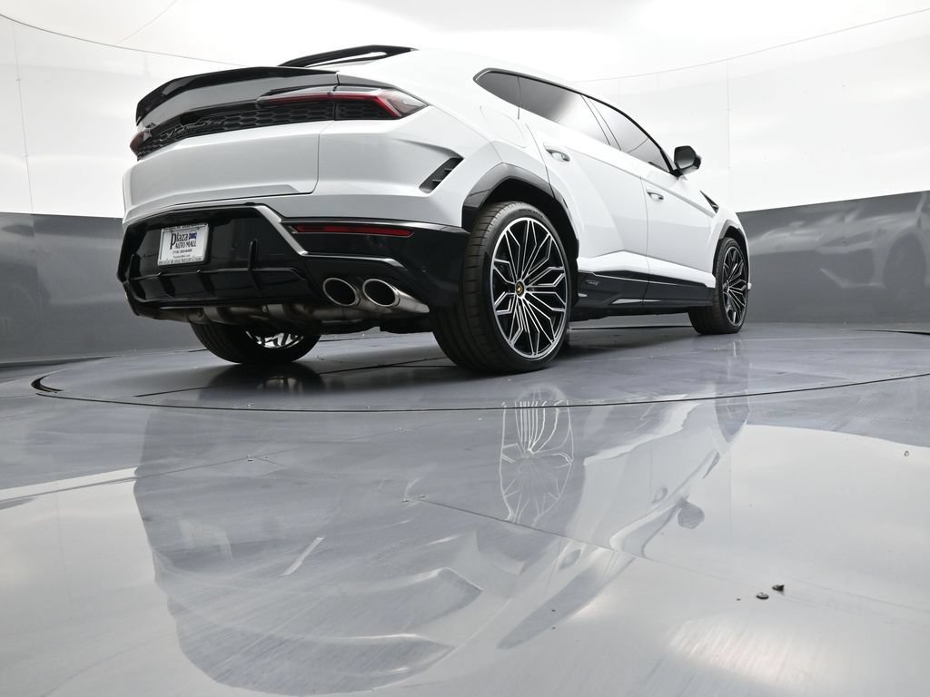 Used 2025 Lamborghini Urus SE AWD/4WD image 37