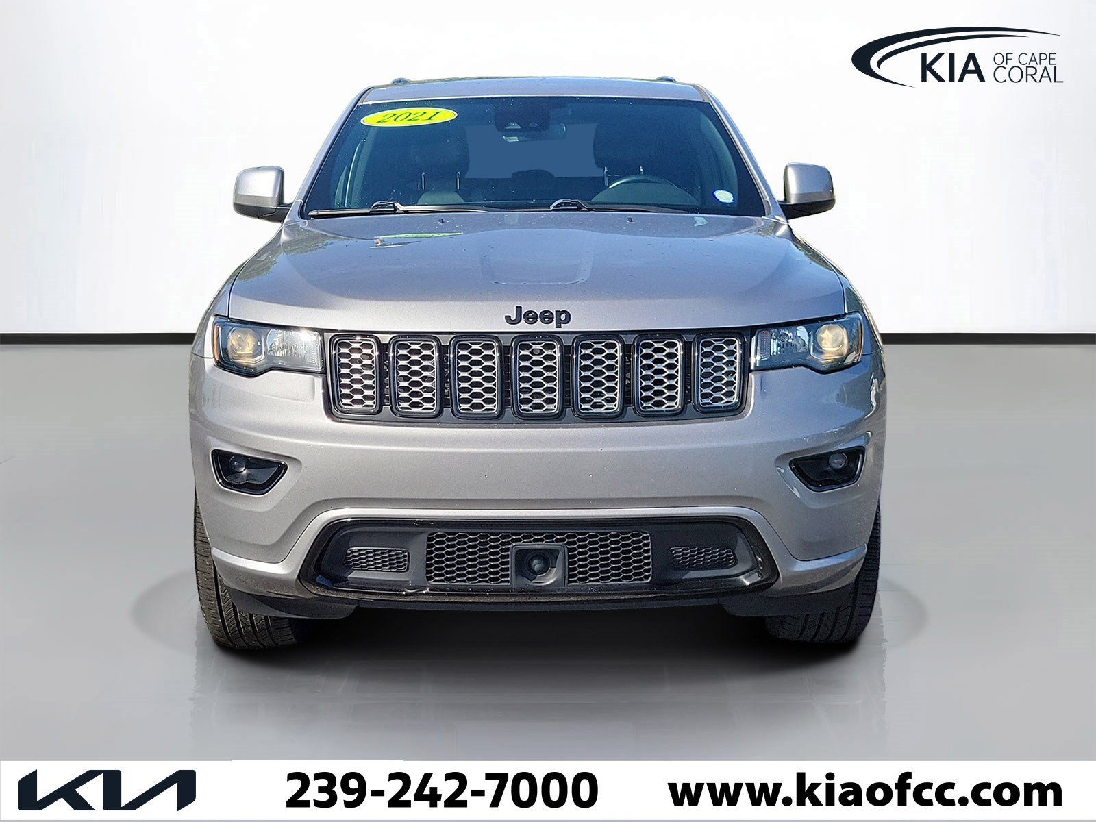 Used 2021 Jeep Grand Cherokee Laredo X RWD image 2