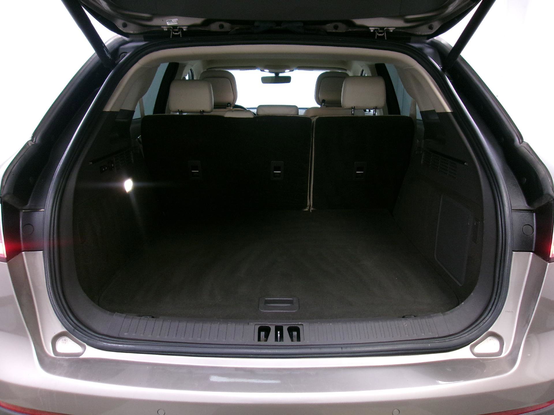 Used 2020 Lincoln Nautilus Premier w/ Equipment Group 101A image 11