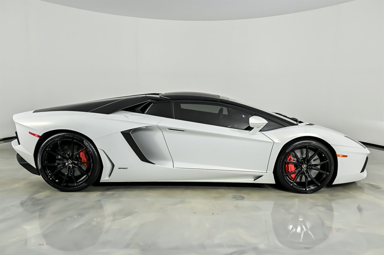Used 2017 Lamborghini Aventador LP 700-4 AWD/4WD image 12