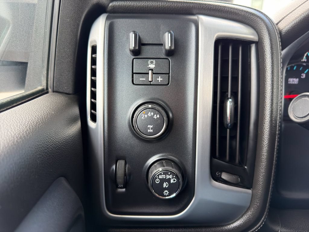 Used 2019 GMC Sierra 3500 SLE w/ SLE Fleet Preferred Package AWD/4WD image 16