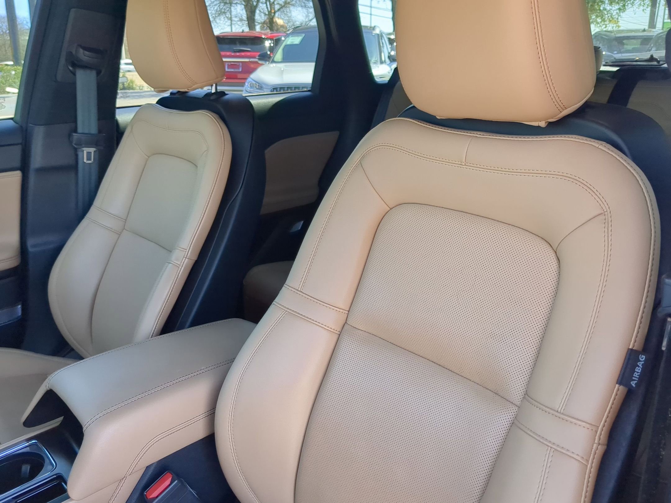 Used 2022 Lincoln Corsair Reserve w/ Elements Package image 10