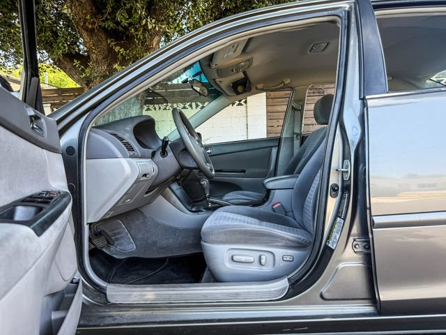 Used 2006 Toyota Camry LE FWD image 23