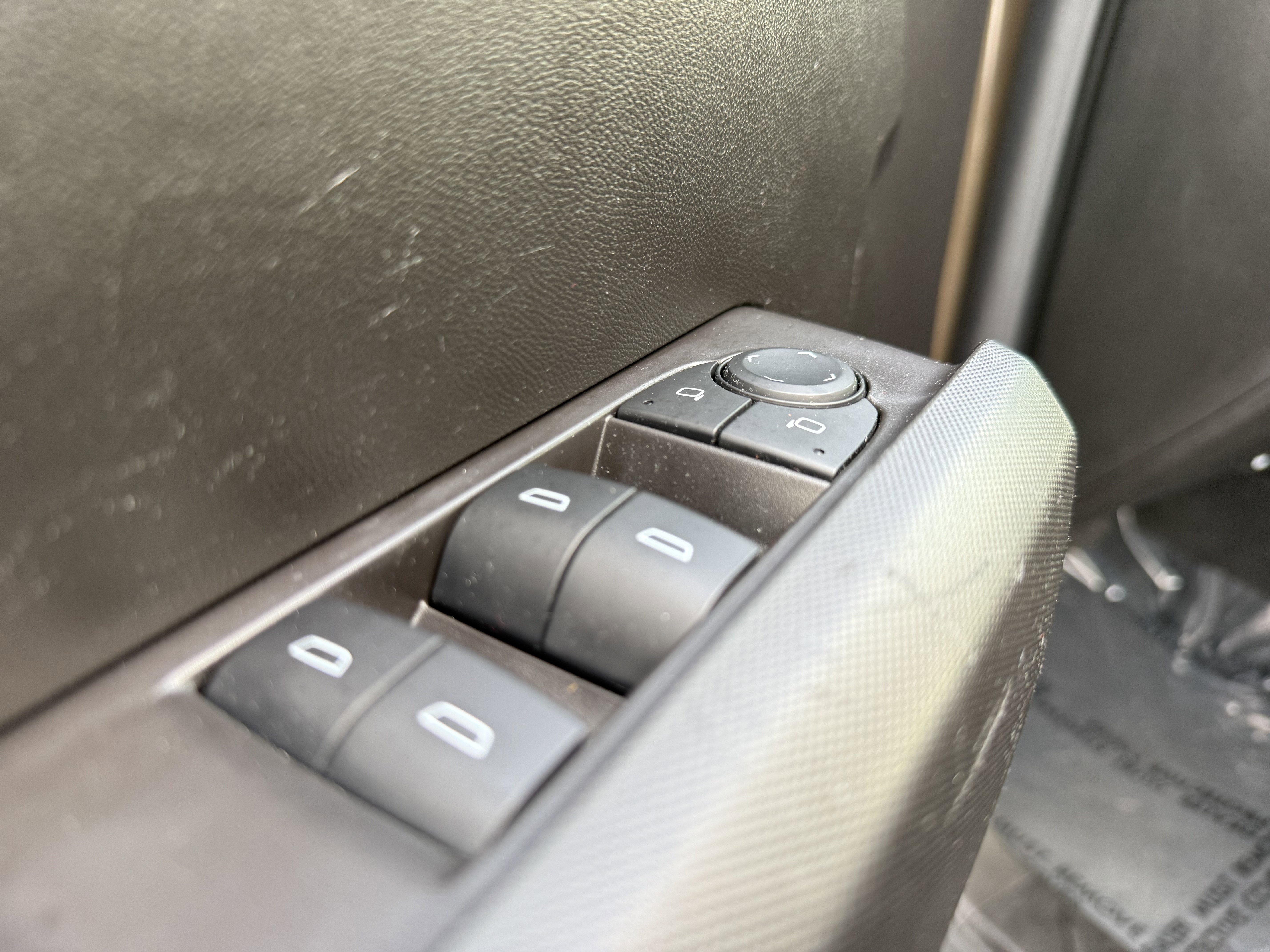 Used 2024 Chevrolet Colorado W/T image 12