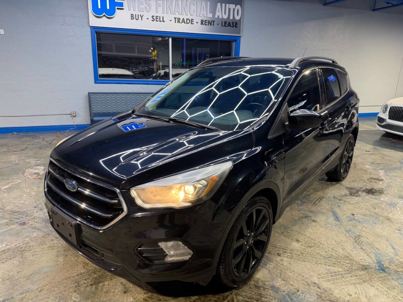 Used 2017 Ford Escape SE w/ Equipment Group 201A FWD image 5