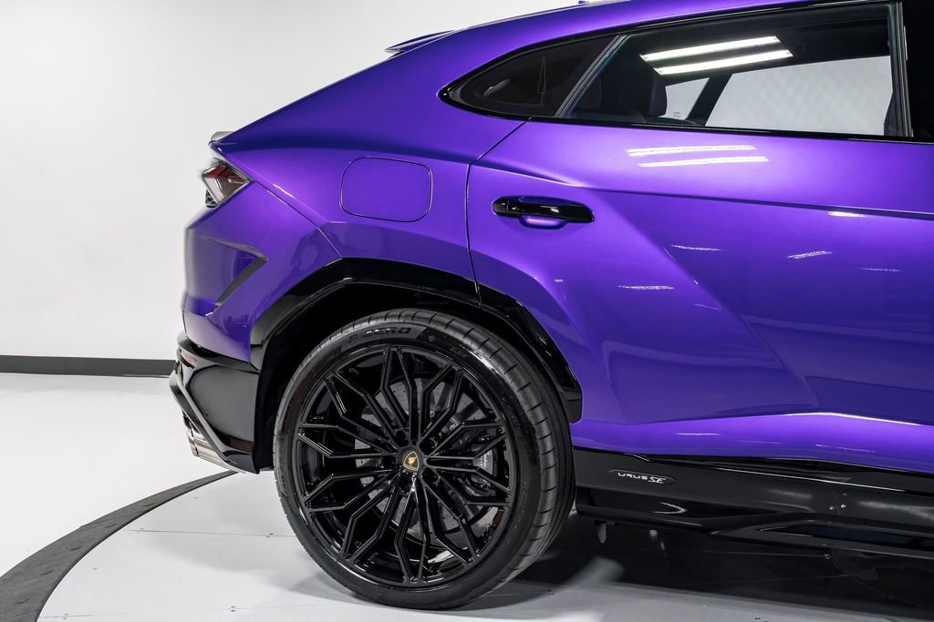 Used 2025 Lamborghini Urus SE AWD/4WD image 54