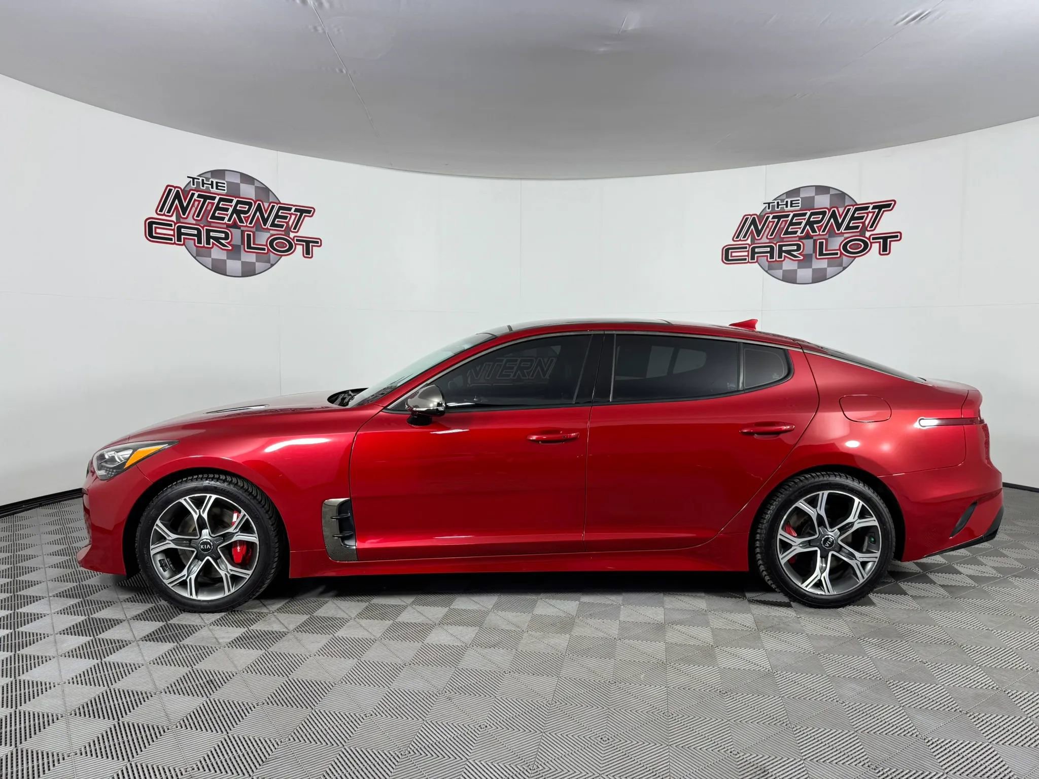 Used 2018 Kia Stinger GT2 AWD/4WD image 4