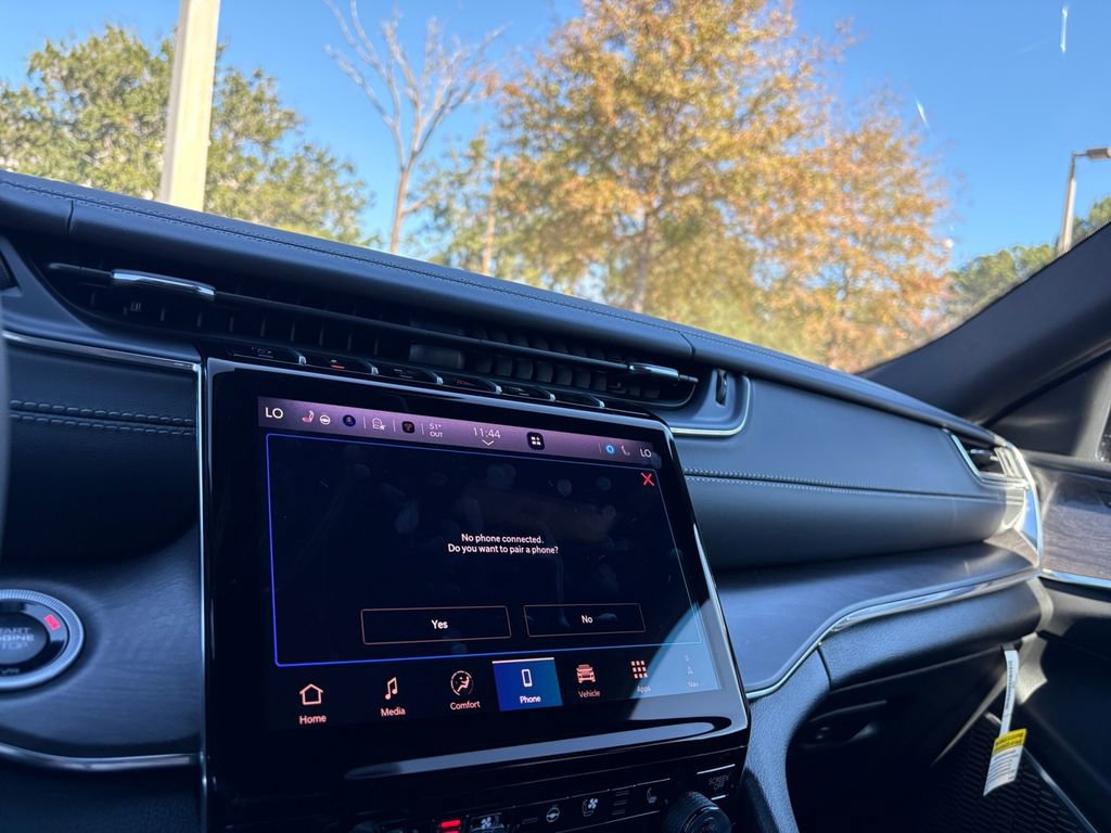 New 2025 Jeep Grand Cherokee L Overland w/ Advanced Protech Group III image 21