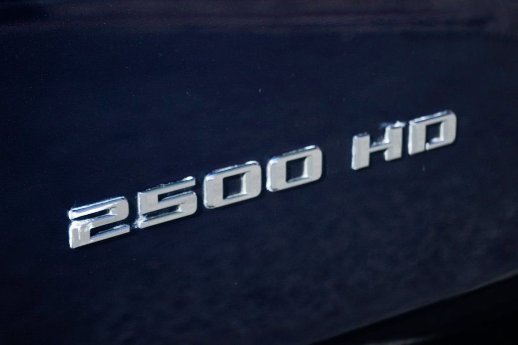 Used 2020 Chevrolet Silverado 2500 LTZ image 44