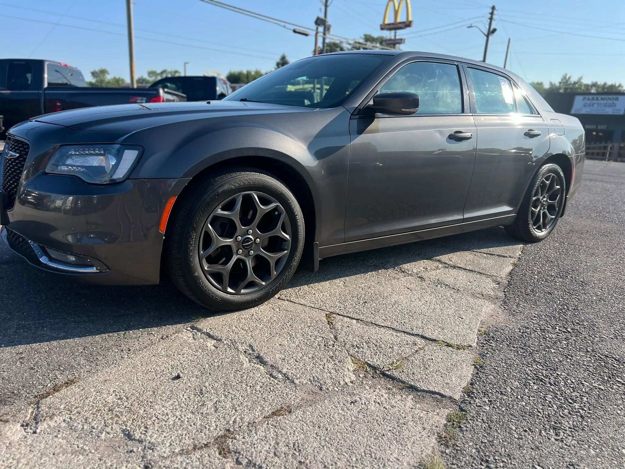 Used 2018 Chrysler 300 S w/ 300S Premium Group image 8