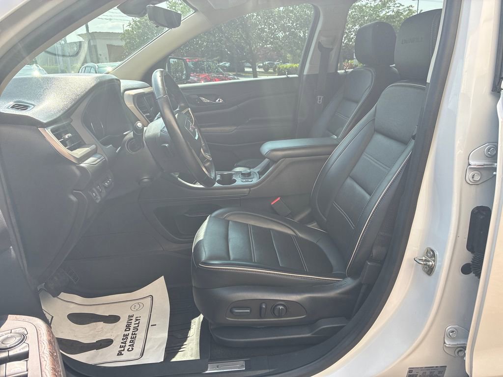 Used 2022 GMC Acadia Denali w/ Denali Ultimate Package FWD image 21