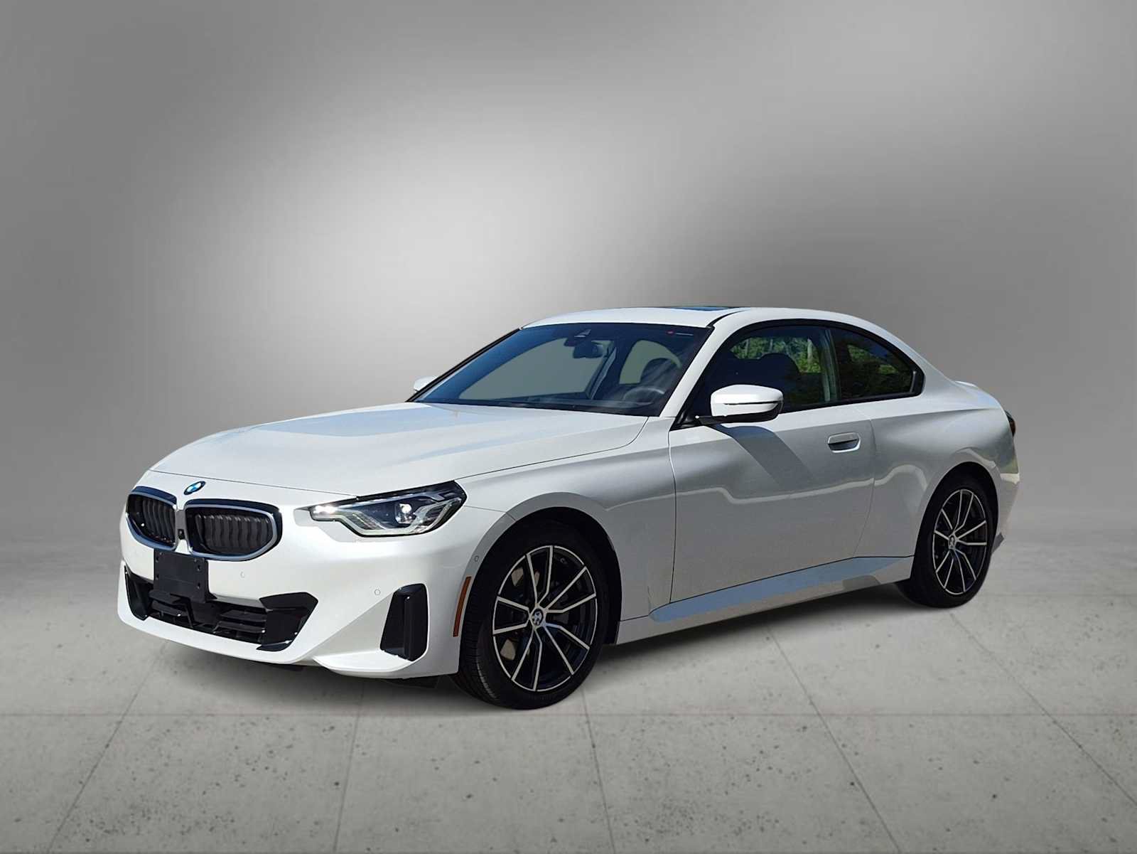 Used 2025 BMW 230i xDrive Coupe w/ Premium Package AWD/4WD image 4