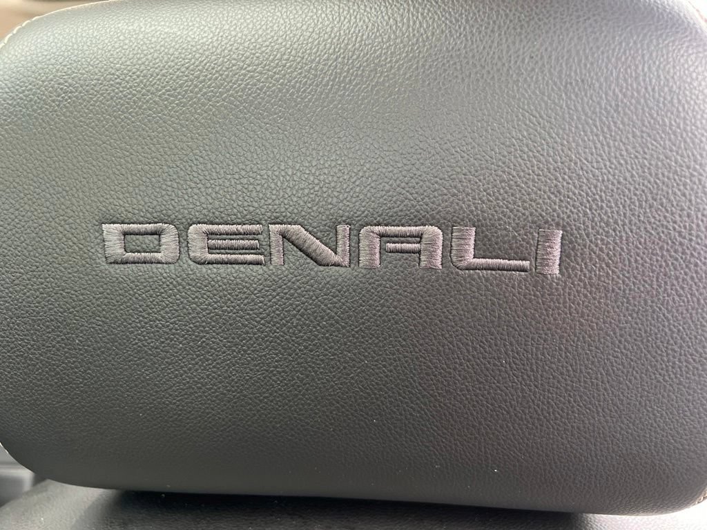 Used 2023 GMC Acadia Denali w/ Trailering Package AWD/4WD image 27