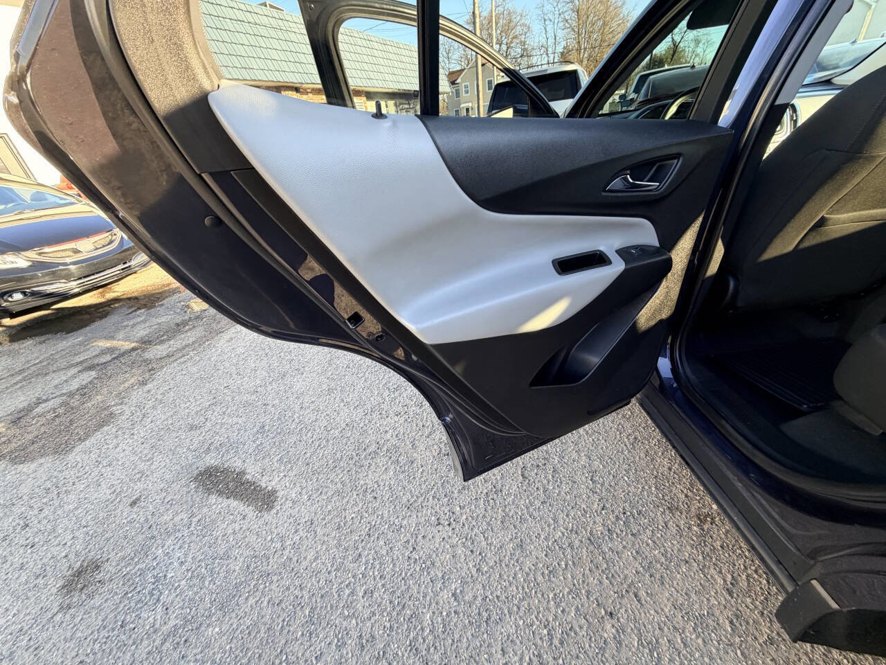 Used 2018 Chevrolet Equinox LT FWD image 42