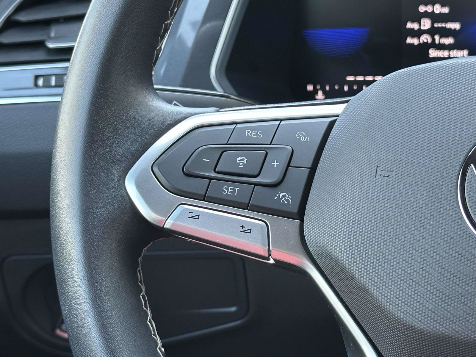 Used 2023 Volkswagen Tiguan SE R-Line AWD/4WD image 23