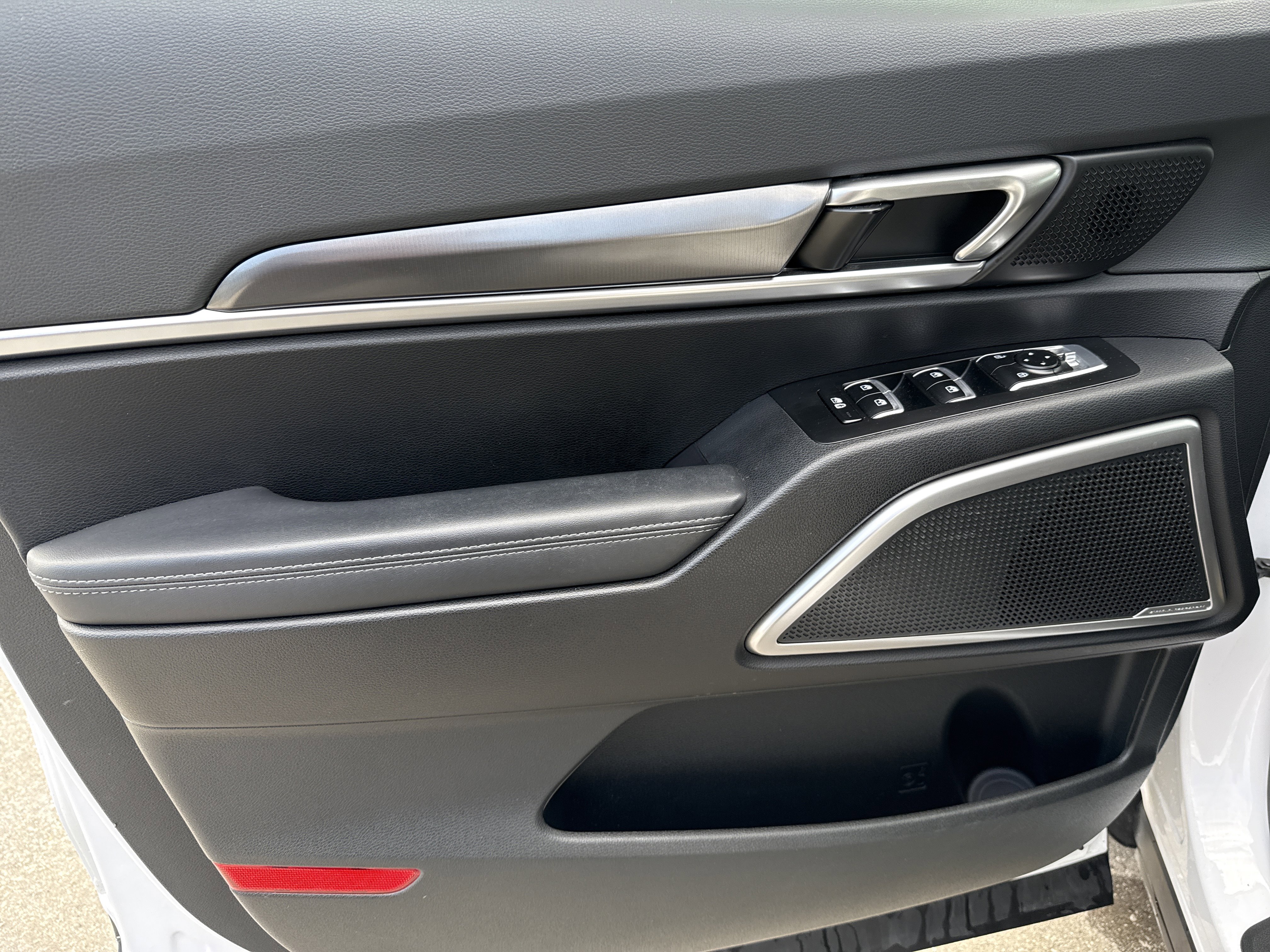 Used 2024 Kia Telluride LX AWD/4WD image 16