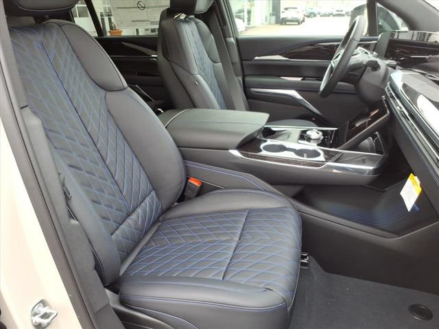 New 2026 Cadillac Escalade IQL Sport 1 w/ LPO, ONYX Package AWD/4WD image 24