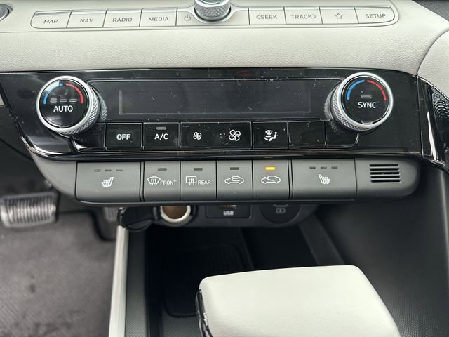 New 2026 Hyundai Elantra Limited image 24