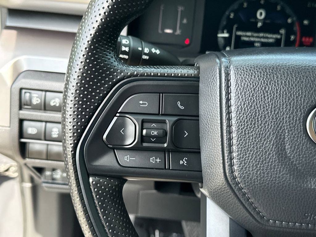 Used 2025 Toyota Tacoma SR5 image 21